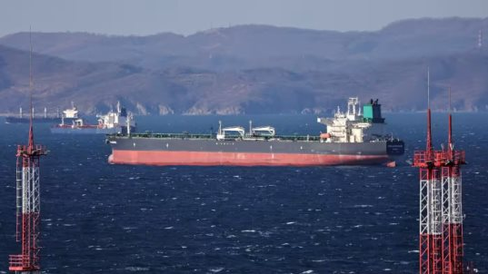 Có thêm nguồn dầu thô giá rẻ, quốc gia tiêu thụ dầu thứ 3 thế giới bất ngờ 'quay xe' với dầu Nga, tiết lộ tương lai 'rất khó nói' - Ảnh 1