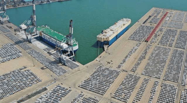 Quốc gia có diện tích gấp 10 lần Việt Nam trở thành thị trường tiêu thụ xe sang cực hấp dẫn: Khách hàng ngày càng trẻ hóa, hãng xe điện nào cũng muốn đặt chân - Ảnh 1