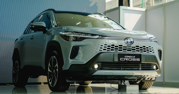 Ra mắt Toyota Corolla Cross 2024: Giá quy đổi từ 680 triệu, lưới tản nhiệt kiểu Lexus RX, có thể Việt Nam giữa năm nay