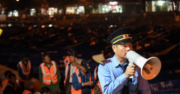 Khai hội Chùa Hương: Vắng vẻ bất ngờ, lái đò ngóng khách