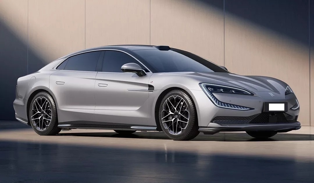 Xe Trung Quốc giờ đã xịn cỡ này: Mạnh gần 1.300 mã lực, tầm vận hành 800km đủ đi từ Hà Nội tới Huế không cần sạc - Ảnh 1