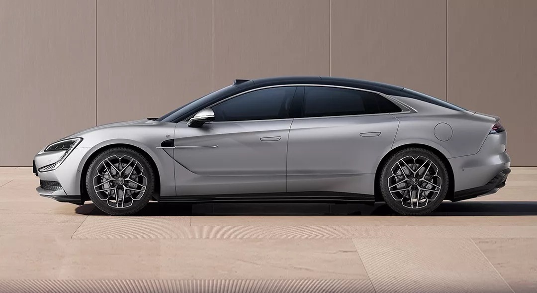 Xe Trung Quốc giờ đã xịn cỡ này: Mạnh gần 1.300 mã lực, tầm vận hành 800km đủ đi từ Hà Nội tới Huế không cần sạc - Ảnh 3