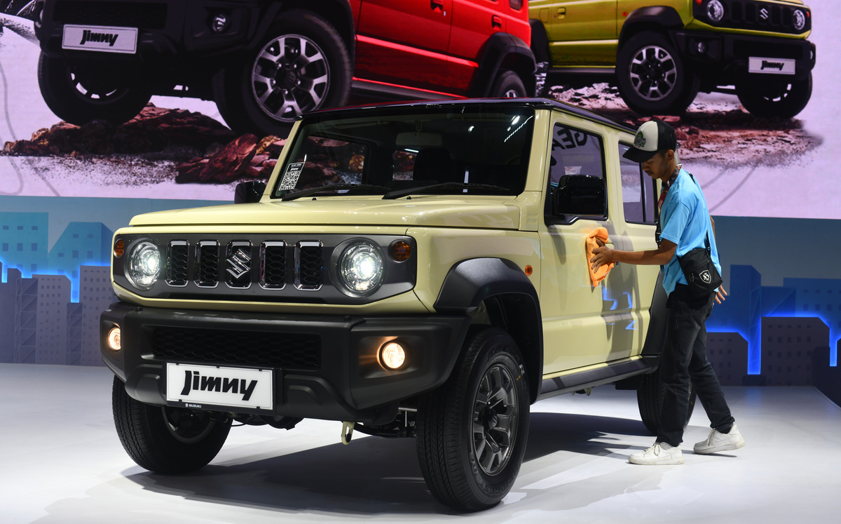 Suzuki Jimny 5 cửa tiếp tục tạo cơn sốt, bán 1.200 xe trong 3 ngày đầu tiên, có thể về Việt Nam - Ảnh 1