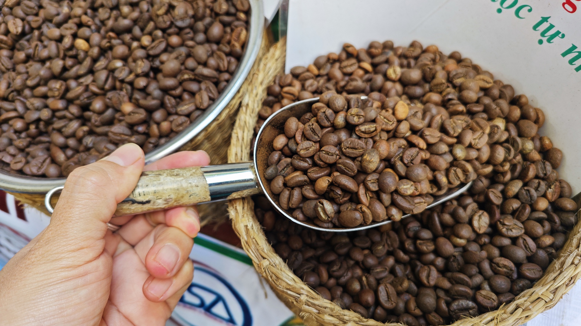 Giá cà phê, hồ tiêu tăng nóng, liên tục lập kỷ lục mới - Ảnh 2