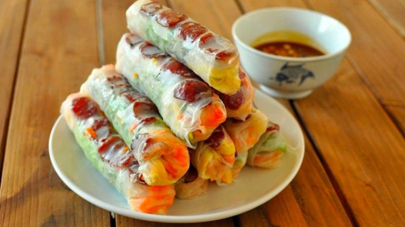 Khách Tây khen ngợi một món ăn vặt bình dân của người Việt, giá chưa tới 1 đô, nhận xét "không nên bỏ lỡ" - Ảnh 3
