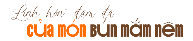 Khách Tây tâm đắc món bình dân chỉ hơn 1 đô la của miền Trung, nhận xét "mùi thơm lừng, có thể gây nghiện" - Ảnh 2