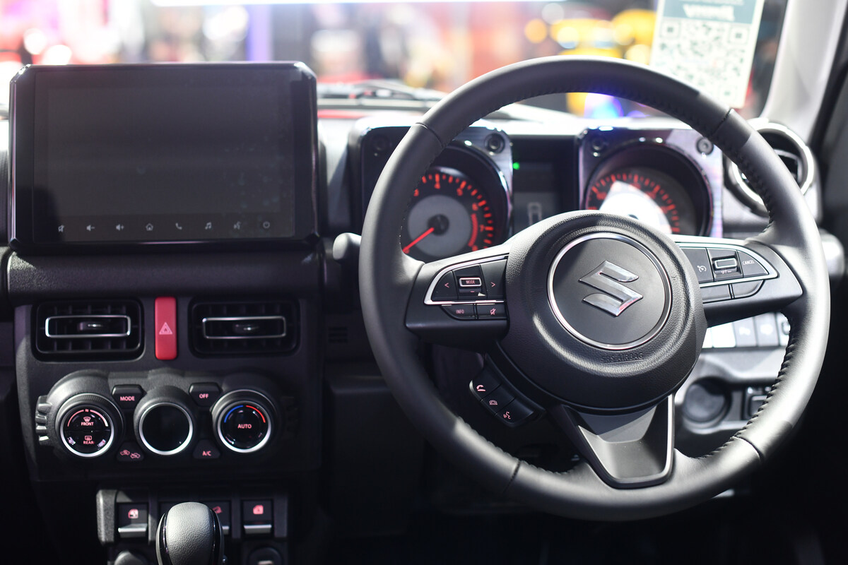 Suzuki Jimny 5 cửa tiếp tục tạo cơn sốt, bán 1.200 xe trong 3 ngày đầu tiên, có thể về Việt Nam - Ảnh 6