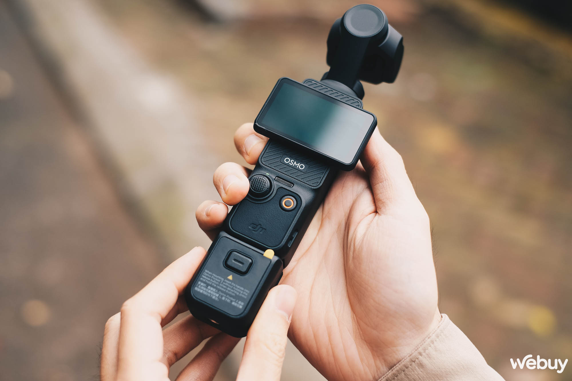 Chiếc camera này có gì đặc biệt mà đang "cháy hàng" tại Việt Nam dù giá cao ngất ngưởng? - Ảnh 11