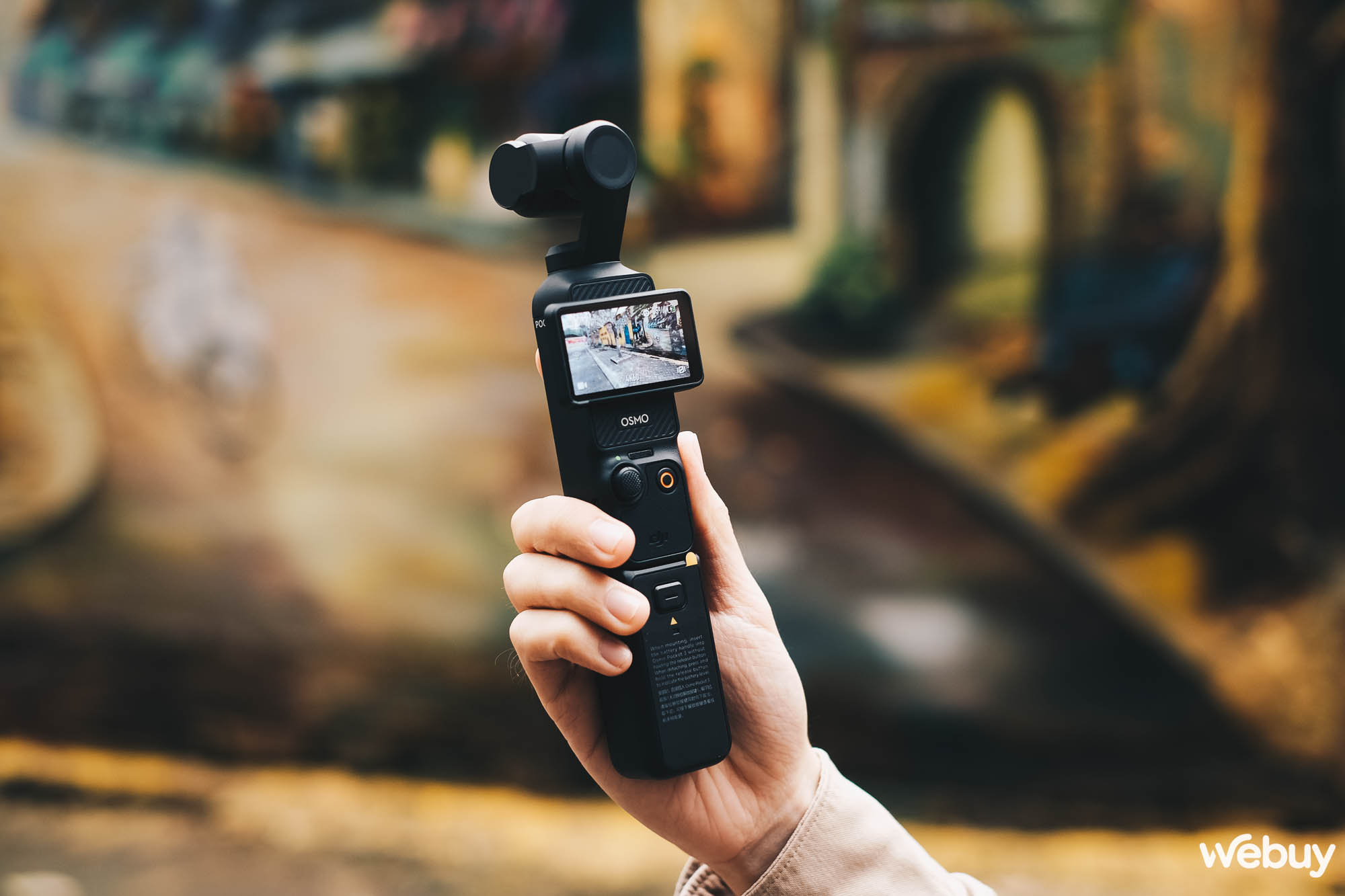 Chiếc camera này có gì đặc biệt mà đang "cháy hàng" tại Việt Nam dù giá cao ngất ngưởng? - Ảnh 9