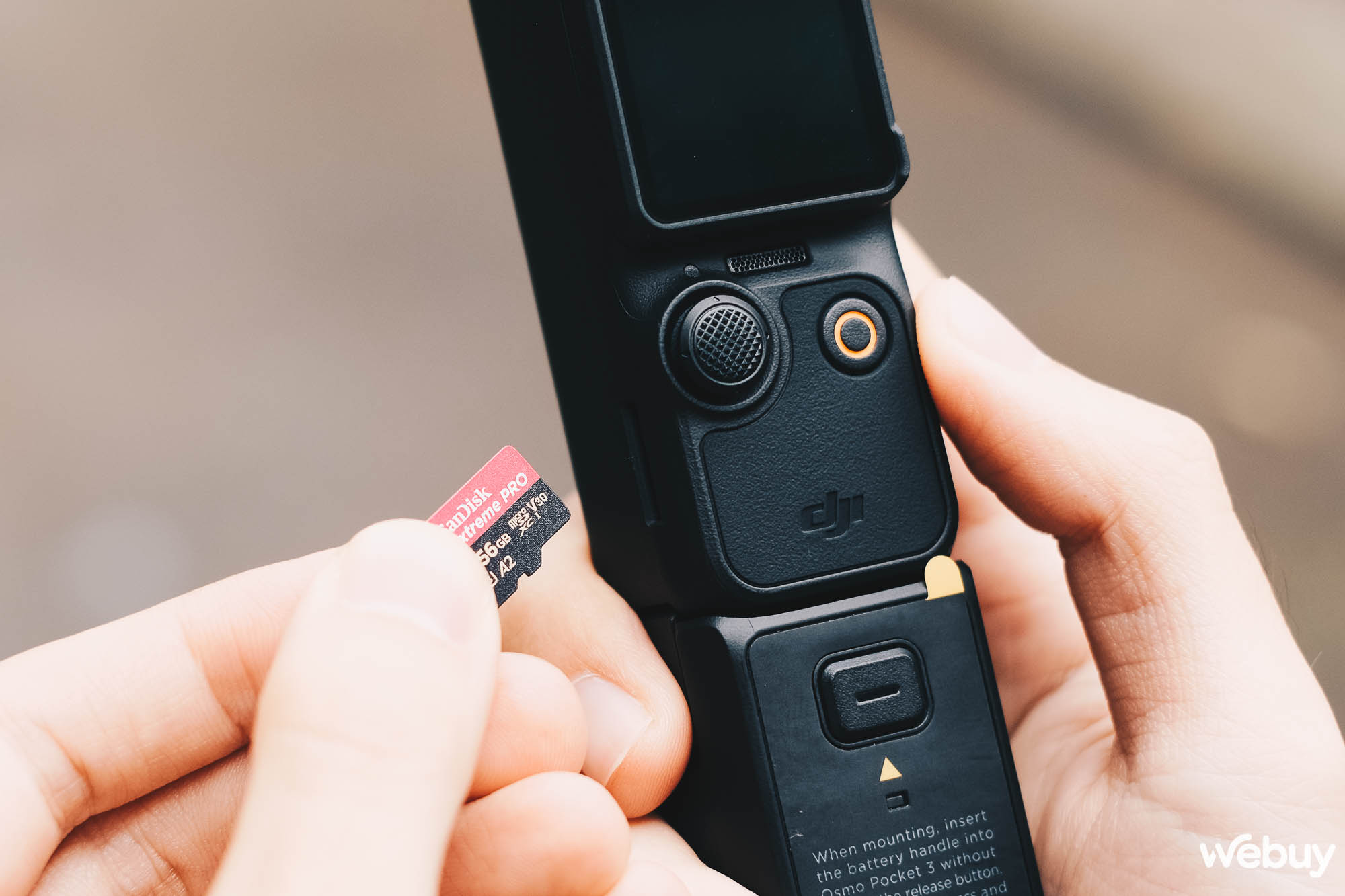 Chiếc camera này có gì đặc biệt mà đang "cháy hàng" tại Việt Nam dù giá cao ngất ngưởng? - Ảnh 10