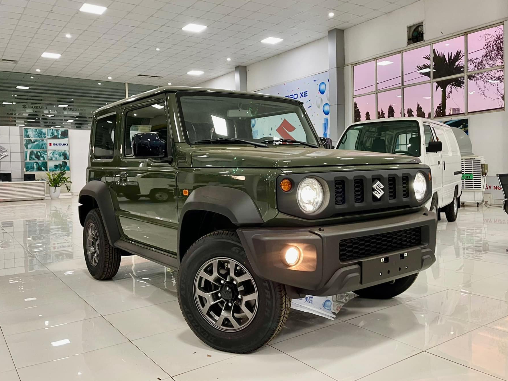 Suzuki Jimny độ kiểu G 63 giá 999 triệu tại đại lý: Thay nhiều chi tiết, có xe giao sớm cho khách Việt chơi Tết - Ảnh 11