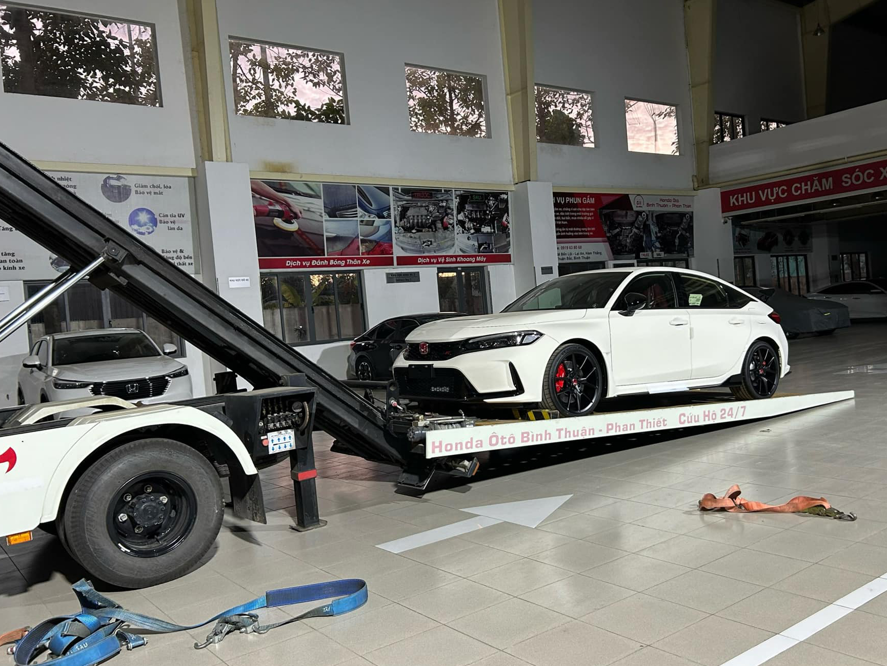 Chủ xe Honda Civic Type R biển ngũ quý 1: 'Xứng đáng với giá 2,4 tỷ, đã lái thử BMW 3-Series nhưng không hứng thú như số sàn' - Ảnh 2