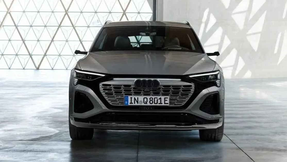 Audi Q8 e-tron lên lịch về Việt Nam giữa năm nay: Giá dự kiến 3,8 tỷ, chạy gần 600km/sạc, tương thích hơn 100 trạm sạc - Ảnh 2