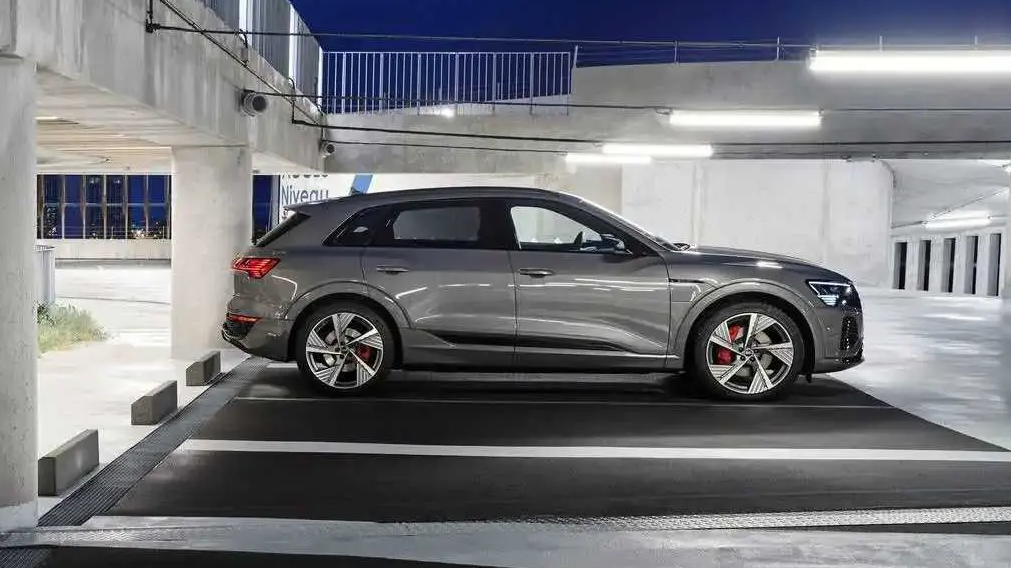 Audi Q8 e-tron lên lịch về Việt Nam giữa năm nay: Giá dự kiến 3,8 tỷ, chạy gần 600km/sạc, tương thích hơn 100 trạm sạc - Ảnh 4