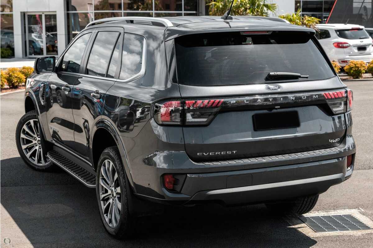 Đại lý báo Ford Everest Platinum giá dự kiến 1,7 tỷ, động cơ 2.0L, tiện nghi cao cấp vượt trội hẳn Fortuner, Pajero Sport - Ảnh 3