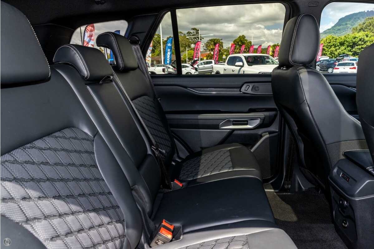 Đại lý báo Ford Everest Platinum giá dự kiến 1,7 tỷ, động cơ 2.0L, tiện nghi cao cấp vượt trội hẳn Fortuner, Pajero Sport - Ảnh 9