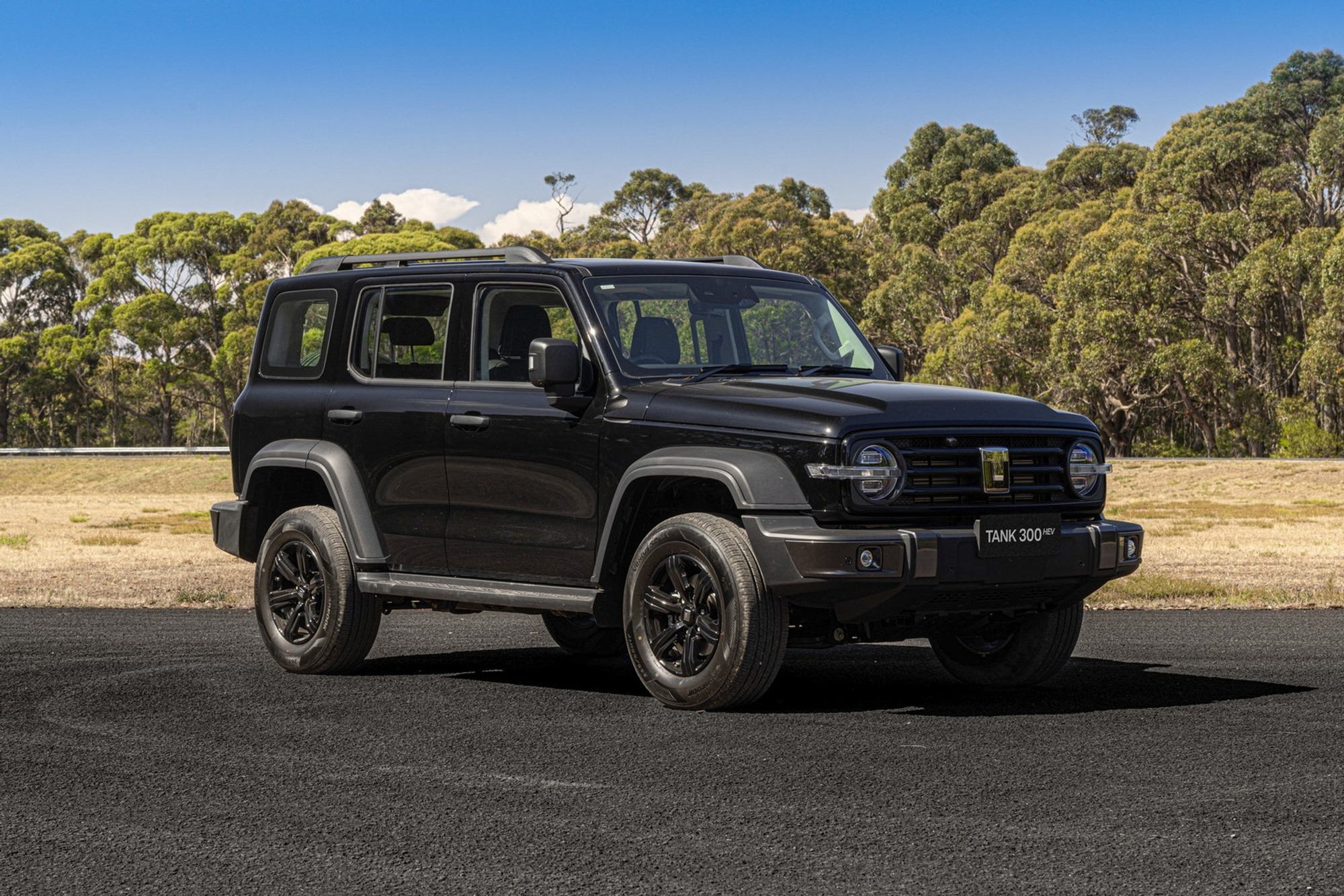 Haval xác nhận Tank 300 về Việt Nam năm nay: Dáng như Jimny, máy hybrid, nhiều công nghệ off-road giống Land Rover - Ảnh 1