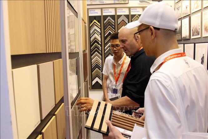 Xuất khẩu đồ gỗ và nội thất vượt mốc 1 tỷ USD chỉ trong một tháng - Ảnh 1