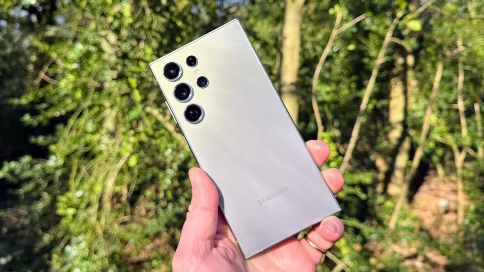 "Tôi từng nghĩ titan là thứ vớ vẩn cho đến khi cầm thử iPhone 15 Pro Max": Đang từ ghét bỗng thành yêu - Ảnh 2