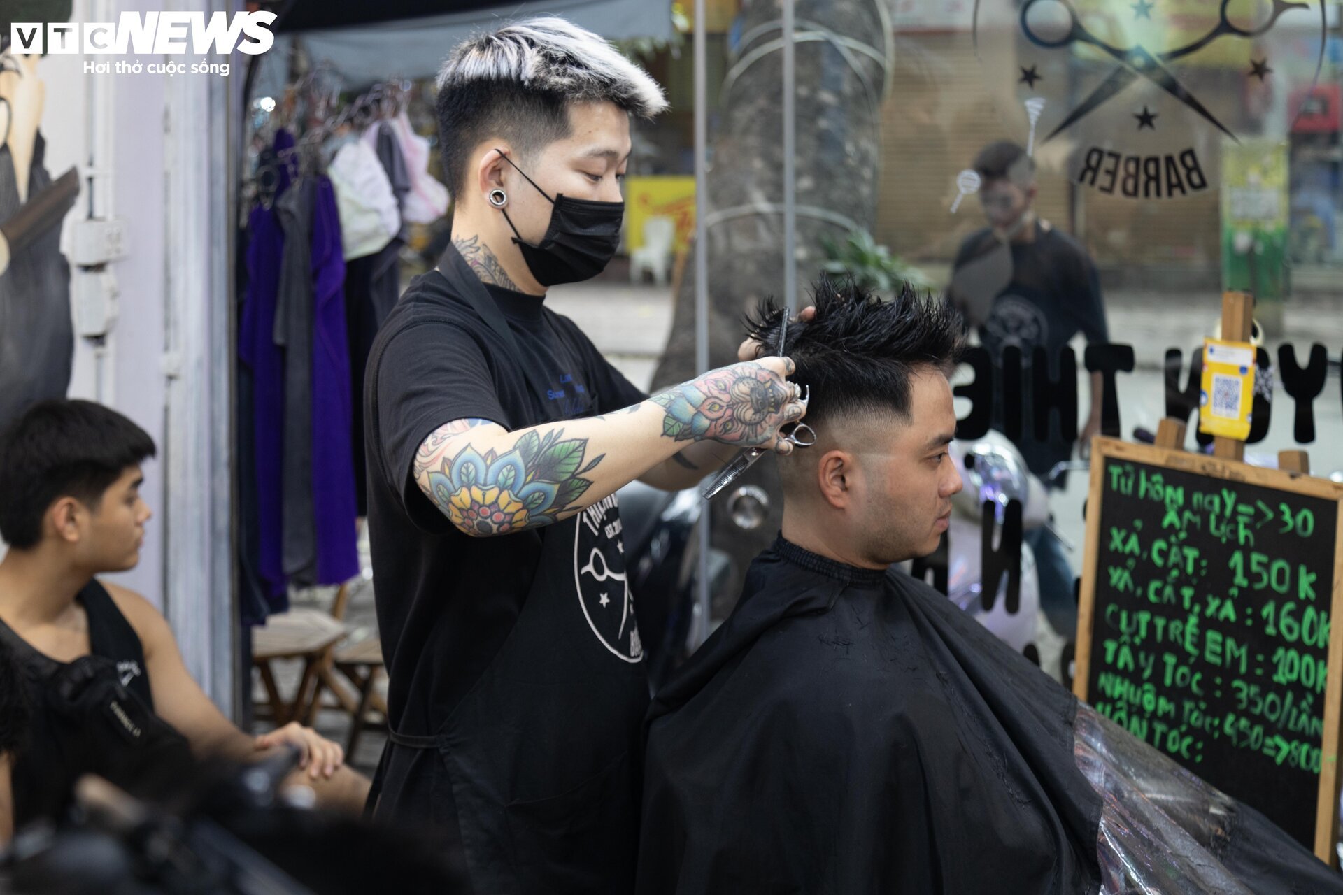 Những dịch vụ hái ra tiền ngày 30 Tết - Ảnh 11