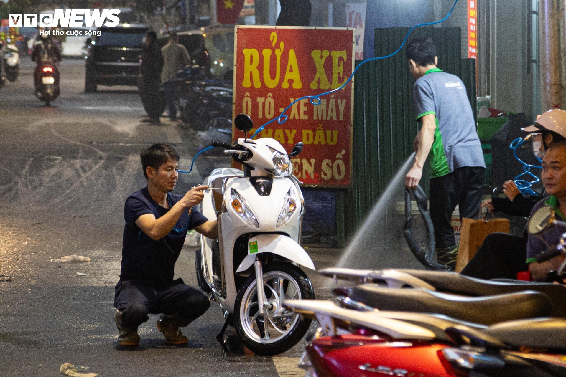 Những dịch vụ hái ra tiền ngày 30 Tết - Ảnh 6