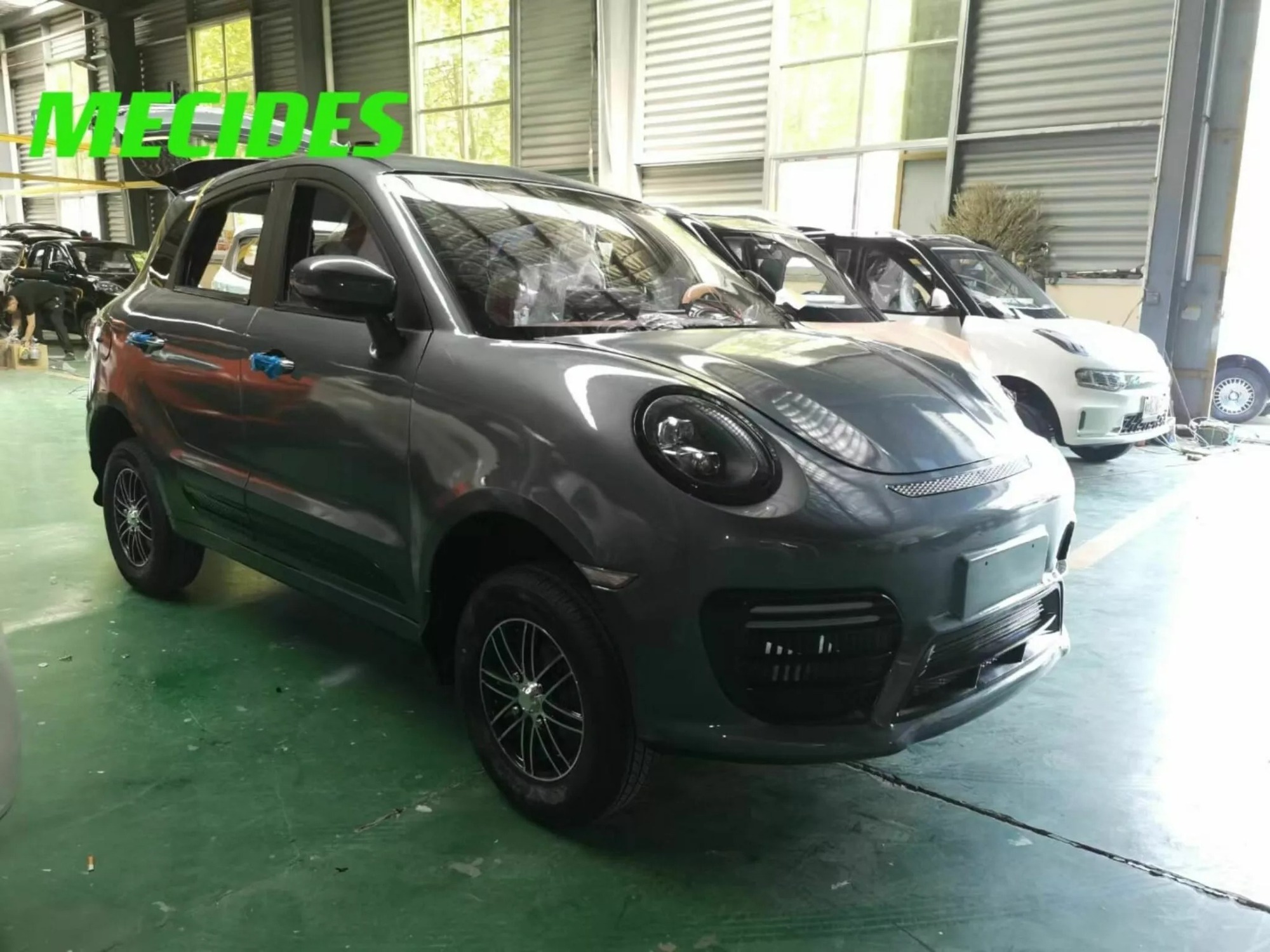 Hãng xe ‘trùm' đạo nhái là đây: Lấy thiết kế mọi bên từ Porsche, Land Rover, Mercedes, đến tên gọi cũng dễ gây nhầm lẫn - Ảnh 7