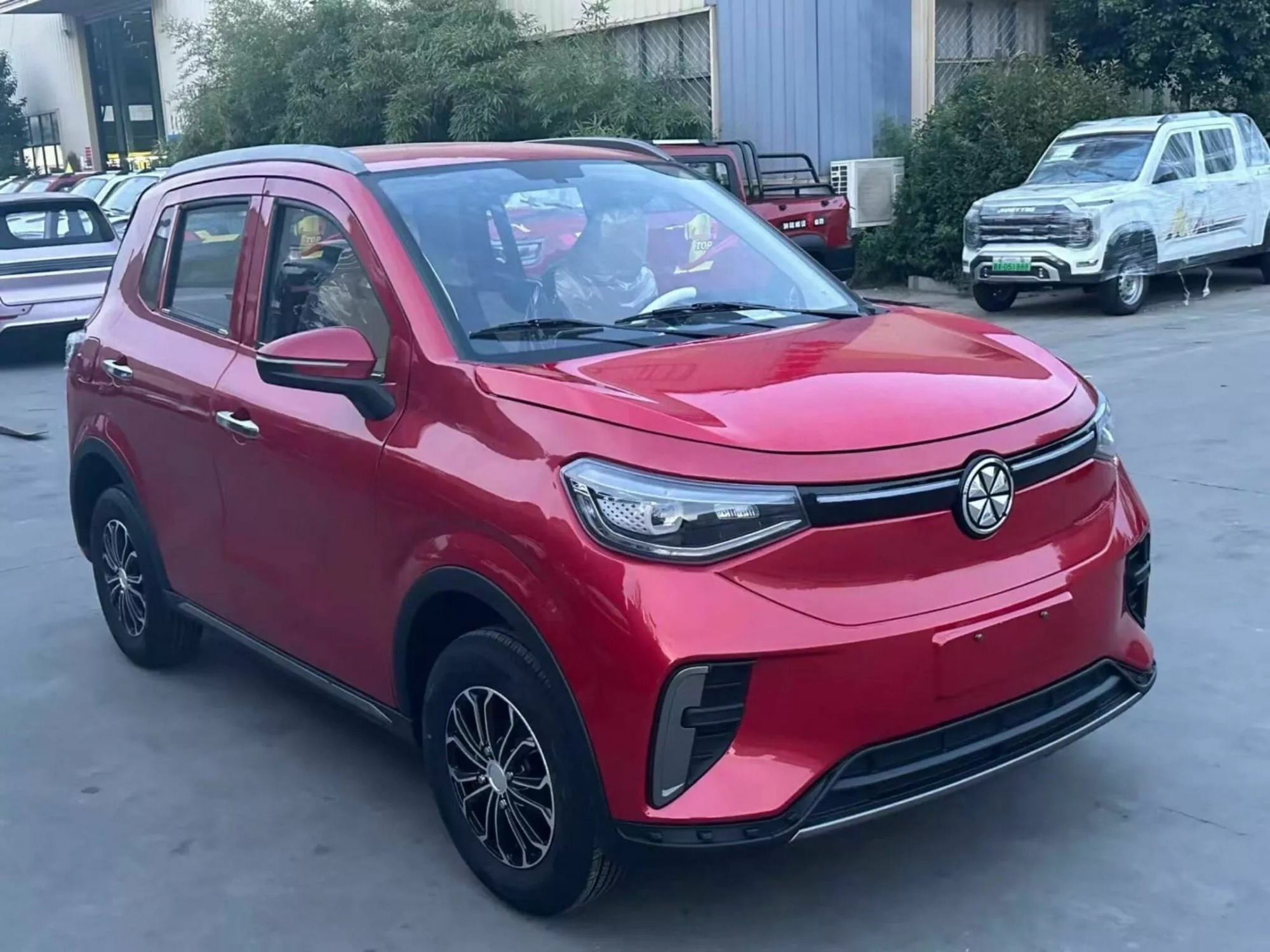 Hãng xe ‘trùm' đạo nhái là đây: Lấy thiết kế mọi bên từ Porsche, Land Rover, Mercedes, đến tên gọi cũng dễ gây nhầm lẫn - Ảnh 27