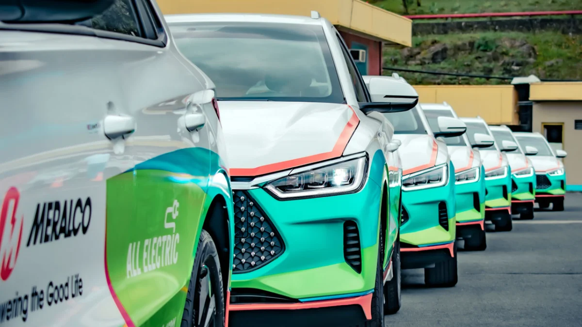 Được 2 tổng thống nước láng giềng Việt Nam chào đón, VinFast 'bỏ xăng làm điện' là đúng hướng? - Ảnh 3