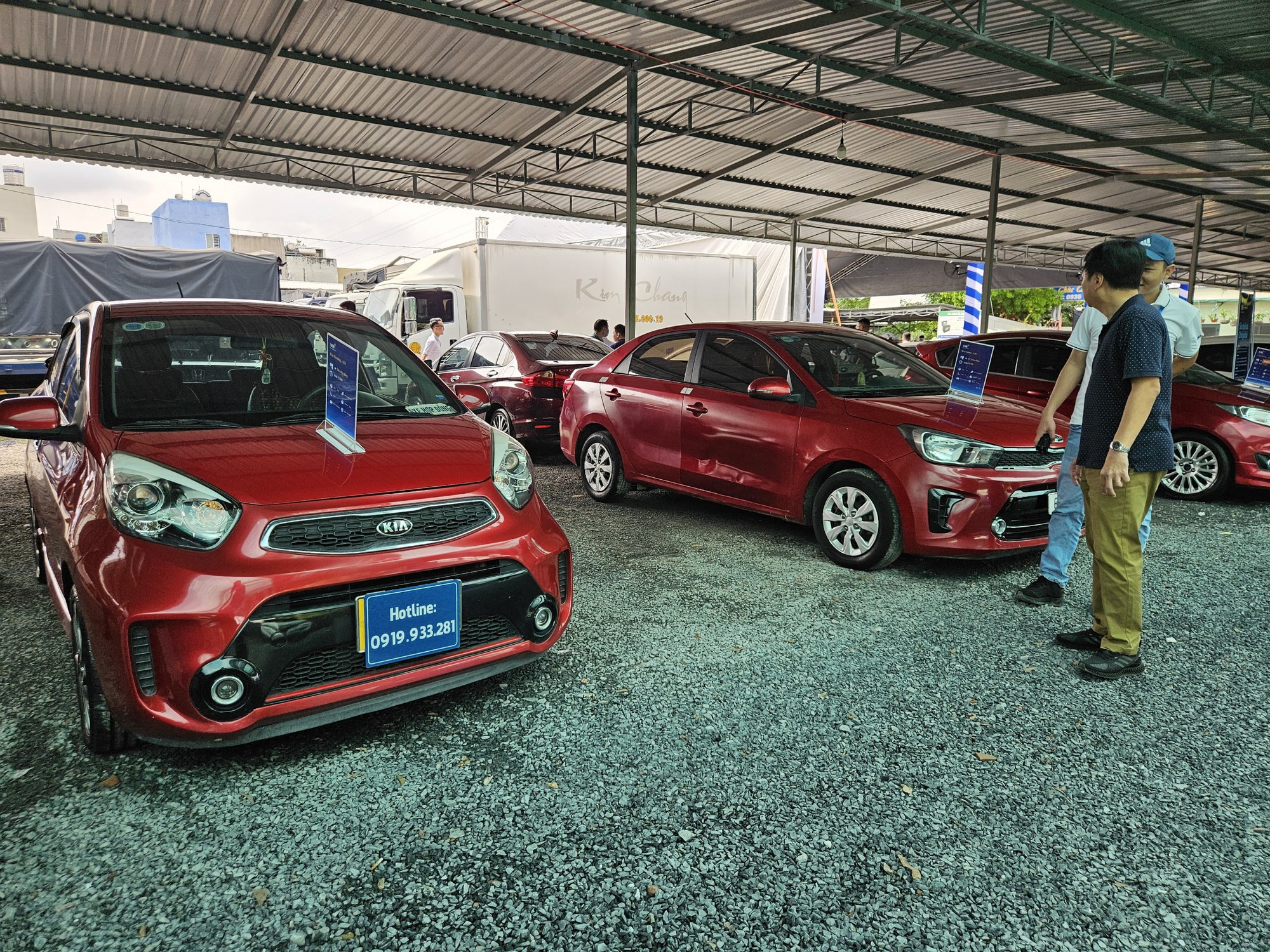 Ngân hàng đua nhau thanh lý, phát mãi từ xe con đến tàu biển - Ảnh 1