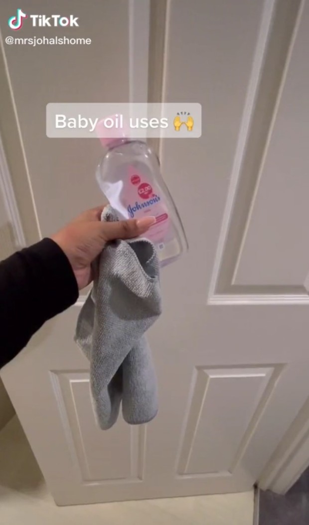 Không phải nước tẩy rửa, loại dầu này mới là "bảo bối" khi dọn nhà: Giá siêu rẻ, công dụng thì vô vàn - Ảnh 1