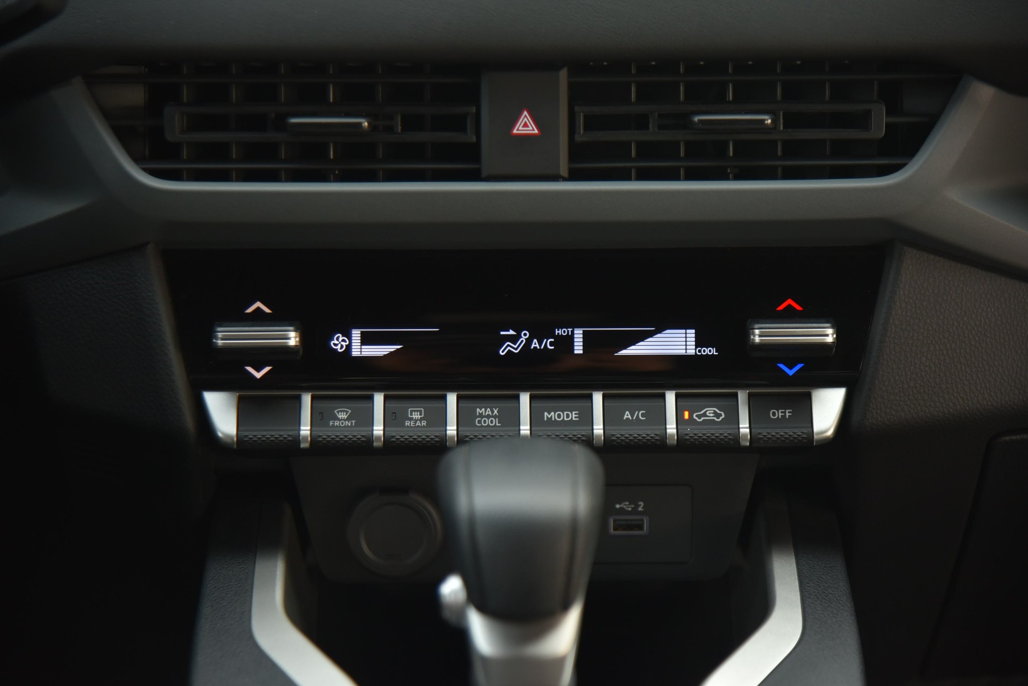 Cận cảnh Mitsubishi Xforce bản rẻ nhất: Giá 620 triệu, ngoại hình gần giống hệt bản cao cấp, đe dọa Seltos, Creta - Ảnh 13