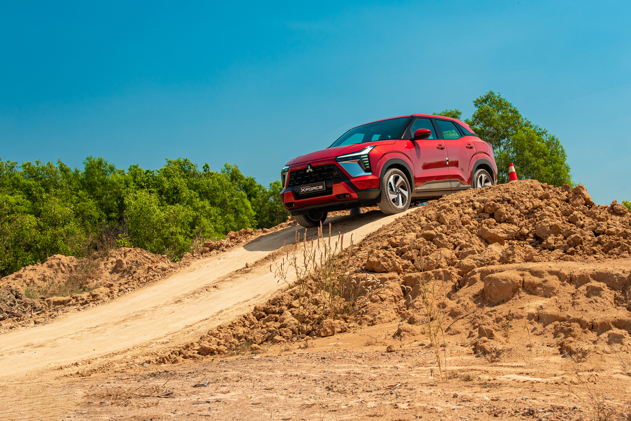 Mitsubishi Xforce chốt giá mới từ 599 triệu đồng: Rẻ nhất phân khúc, phả hơi nóng lên Seltos, HR-V - Ảnh 14