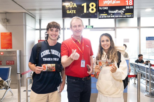 Không khí Tết ngập tràn trên những chuyến bay Vietjet sáng Mùng 1 - Ảnh 3