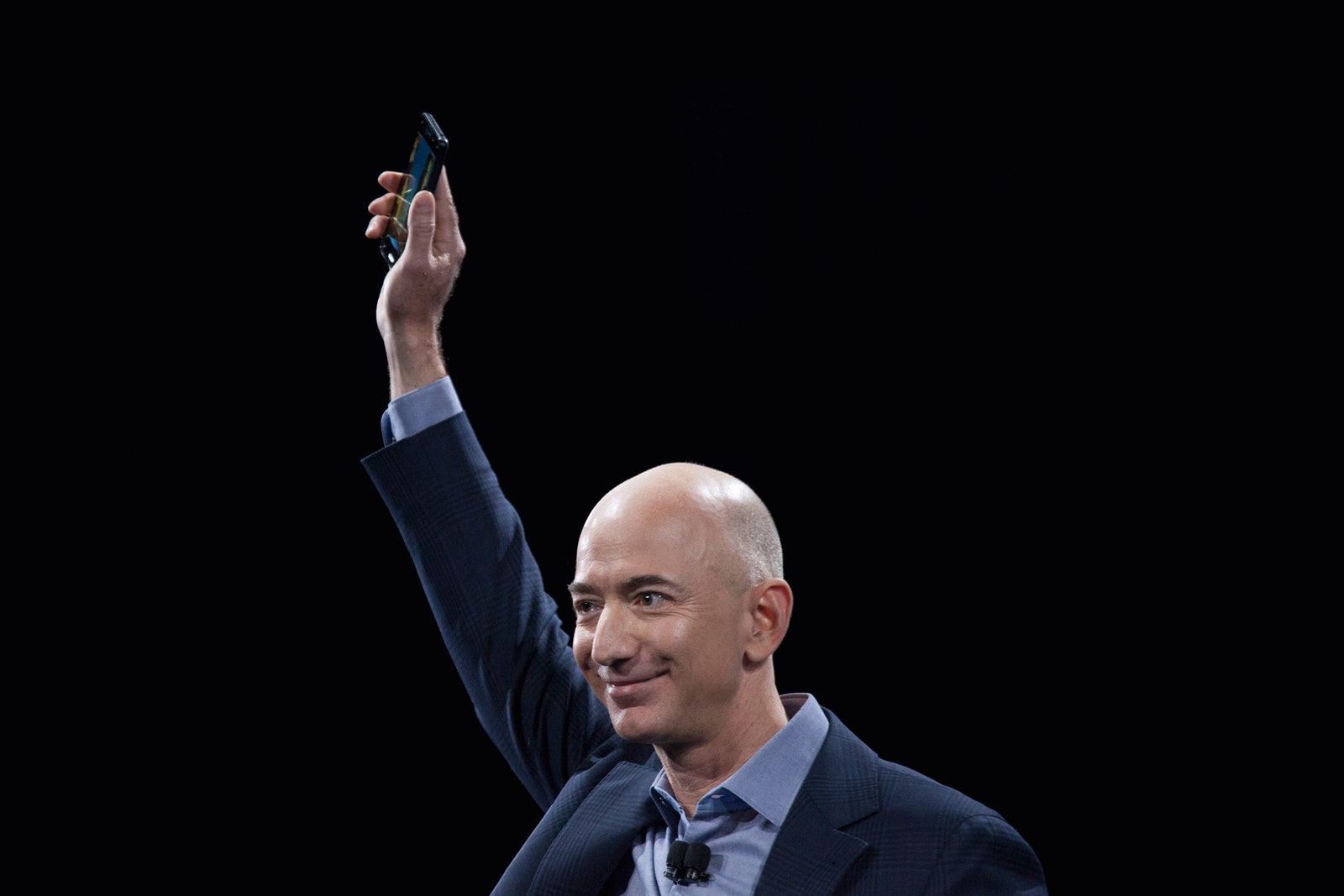 1% giàu nhất thế giới đang dùng điện thoại Android hay iPhone: Người fan cứng, người soi mãi chưa biết dùng máy gì - Ảnh 3