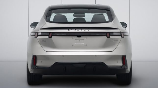 Hãng xe Trung Quốc vừa vào Việt Nam trình làng mẫu sedan mới: Đi 102 km không cần sạc, 'so kè' với Toyota Camry - Ảnh 2