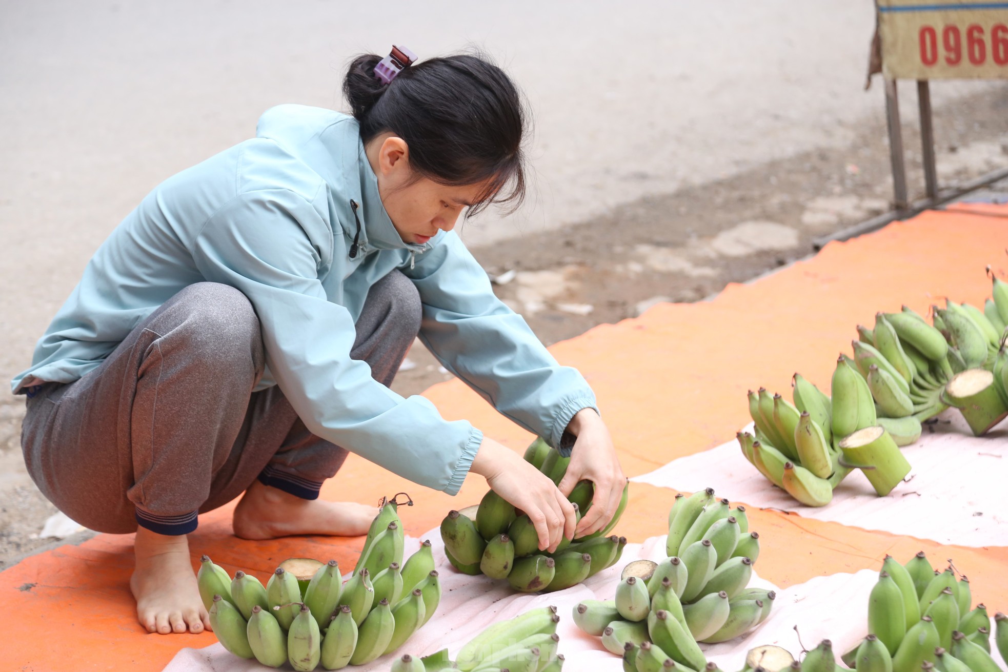 Chuối xanh Tết tăng giá vùn vụt - Ảnh 8