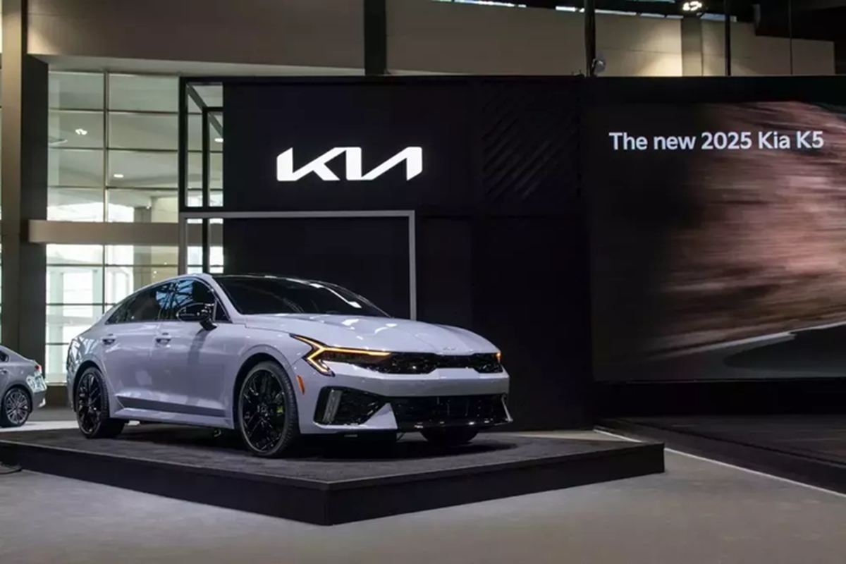 Kia K5 2025 ra mắt với nâng cấp 'khủng' từ trong ra ngoài, thêm sức mạnh đối đầu 'vua phân khúc' Toyota Camry - Ảnh 1