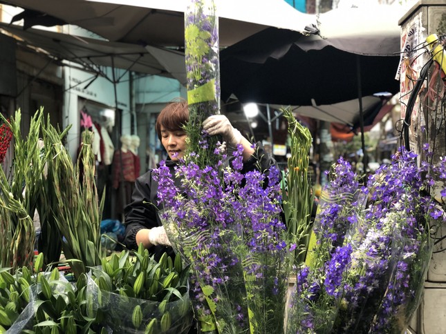 29 Tết: Tiểu thương ngủ gật, đào quất ế chỏng chơ - Ảnh 11