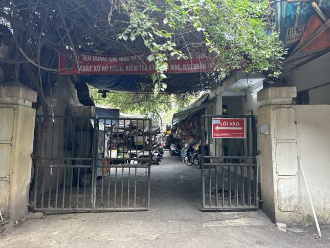 Mùng 2 Tết: Tiểu thương mở hàng, giá bún phở tăng gần gấp đôi - Ảnh 1