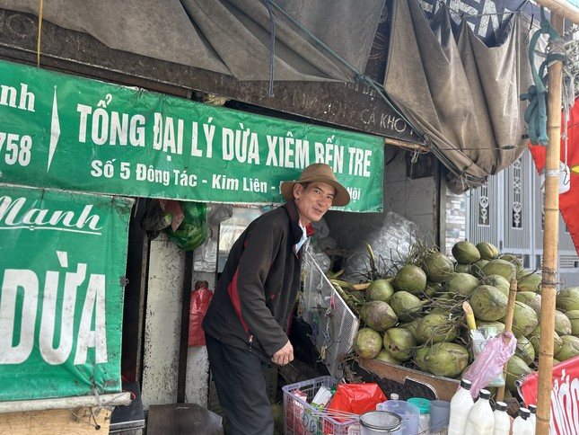 Mùng 2 Tết: Tiểu thương mở hàng, giá bún phở tăng gần gấp đôi - Ảnh 7