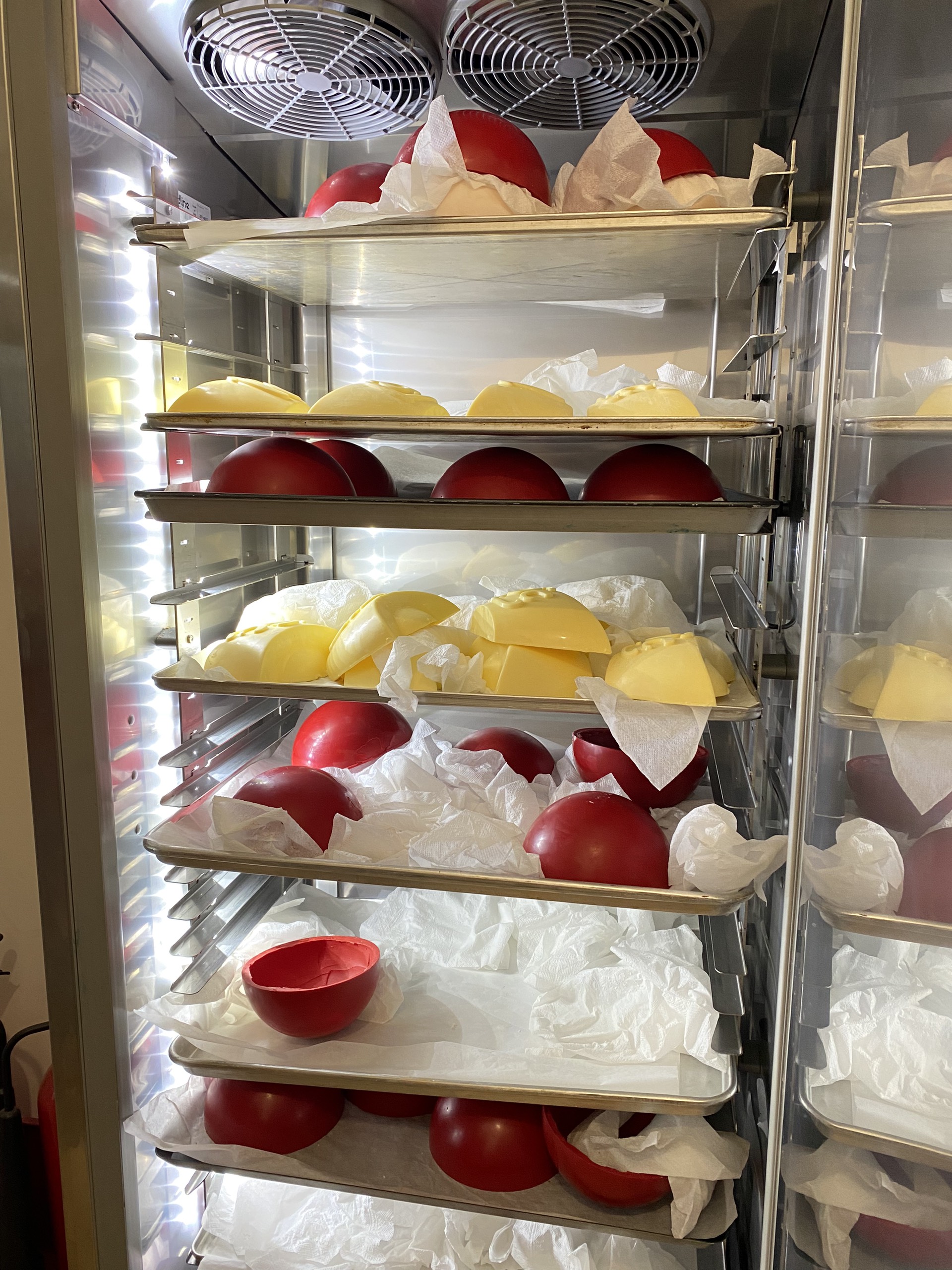 Quá tải đơn hàng bánh hủ vàng, bánh tài lộc... dịp vía Thần Tài - Ảnh 5