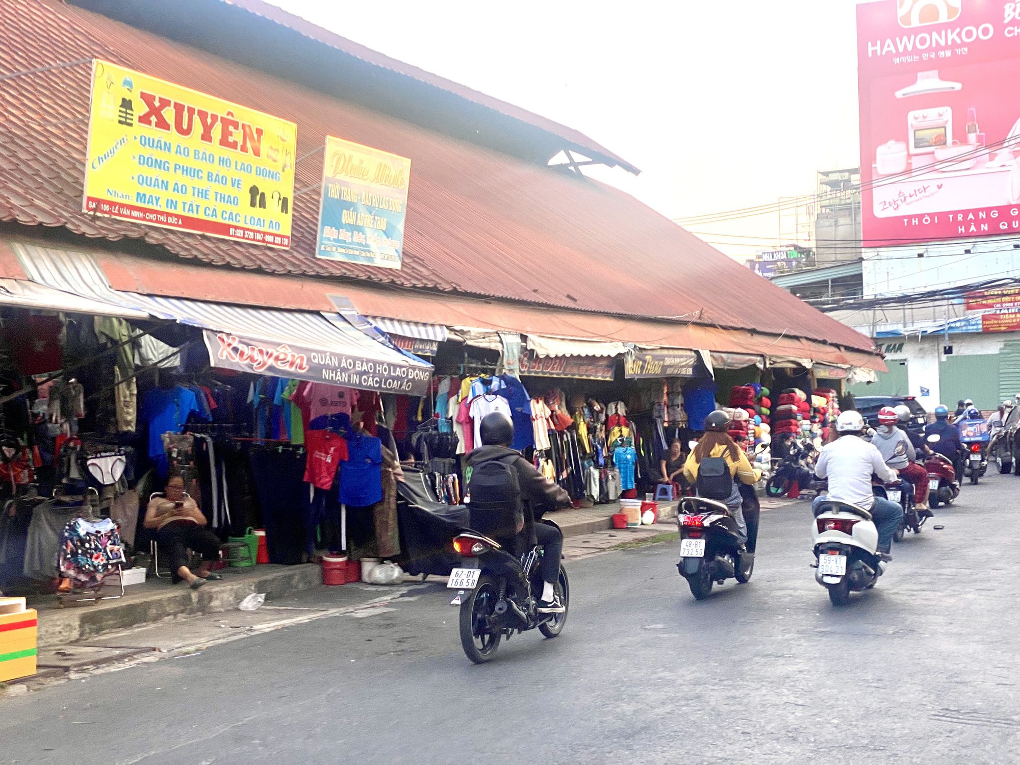 Tiểu thương chợ Thủ Đức tá hỏa khi giá thuê sạp tăng từ 2,5 - 4 lần - Ảnh 2