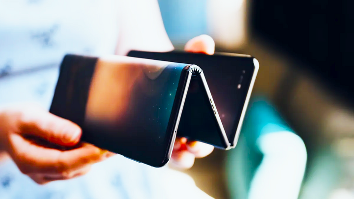 Điện thoại gập ba đầu tiên sẽ giúp Huawei dẫn đầu xu hướng? - Ảnh 1