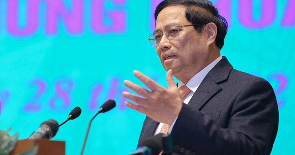 Thủ tướng: Nâng hạng thị trường chứng khoán trong năm 2025, báo cáo vướng mắc trước 30/6 năm nay