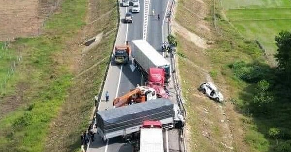 Tai nạn giao thông cao tốc Cam Lộ - La Sơn: Bị nói thiết kế có vấn đề, Bộ GTVT "phản ứng" thế nào?