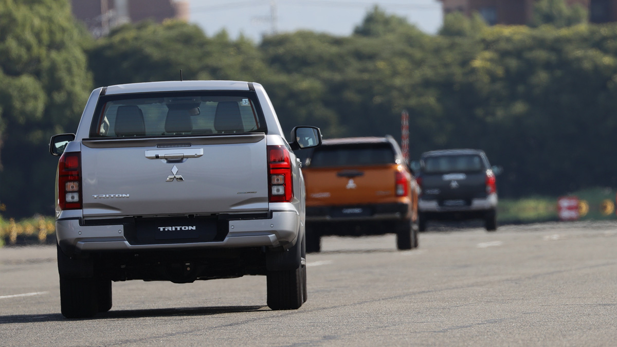 Mitsubishi Triton 2024 lộ clip chạy thử trên đường Hà Nội, dễ ra mắt trong thời gian gần đấu Ranger, làm khó Hilux - Ảnh 2