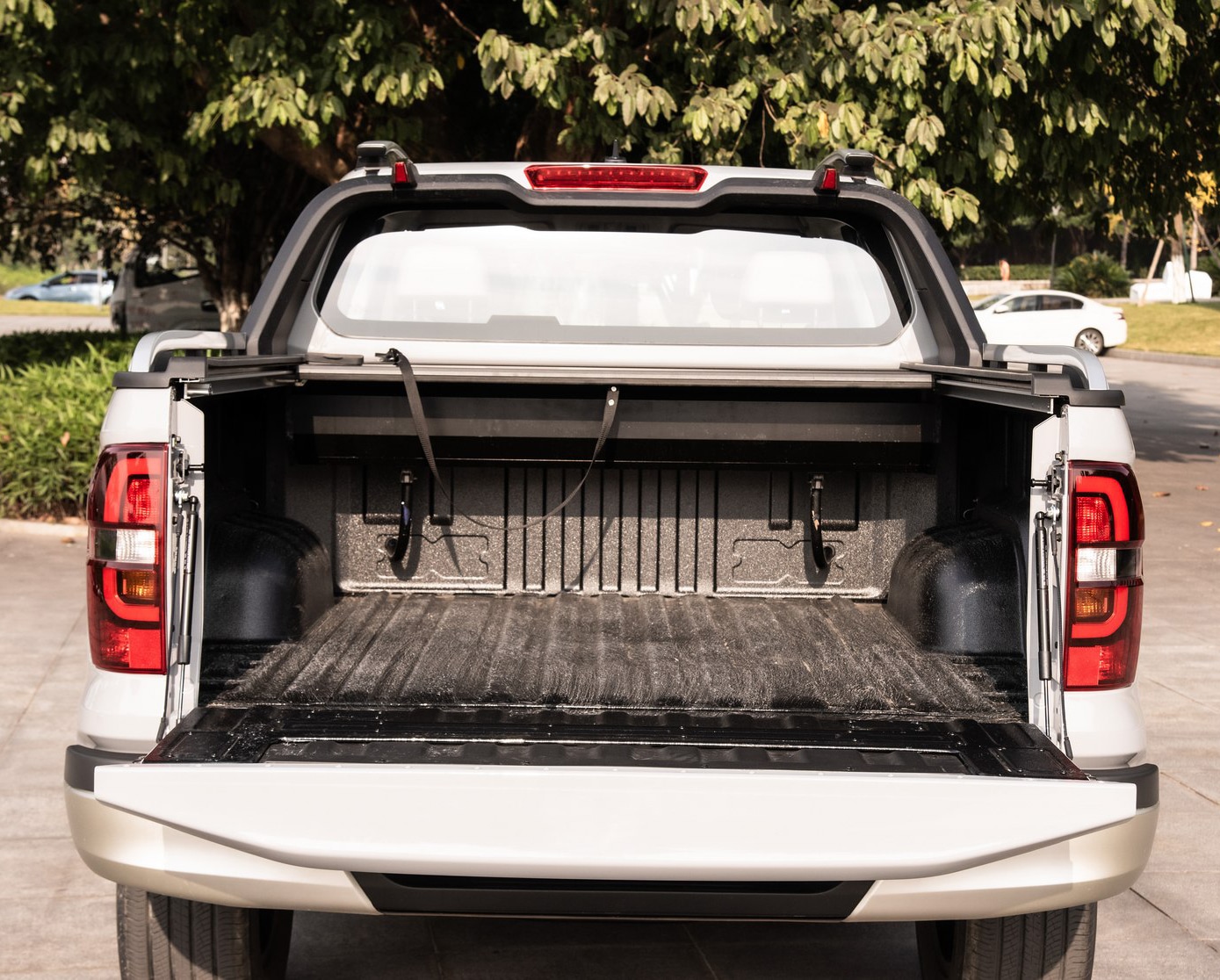 'Ông trùm' xe tải tại Việt Nam giới thiệu mẫu bán tải điện mở rộng phạm vi đầu tiên trên thế giới, giá chỉ từ 500 triệu đồng thách thức Ford Ranger - Ảnh 4