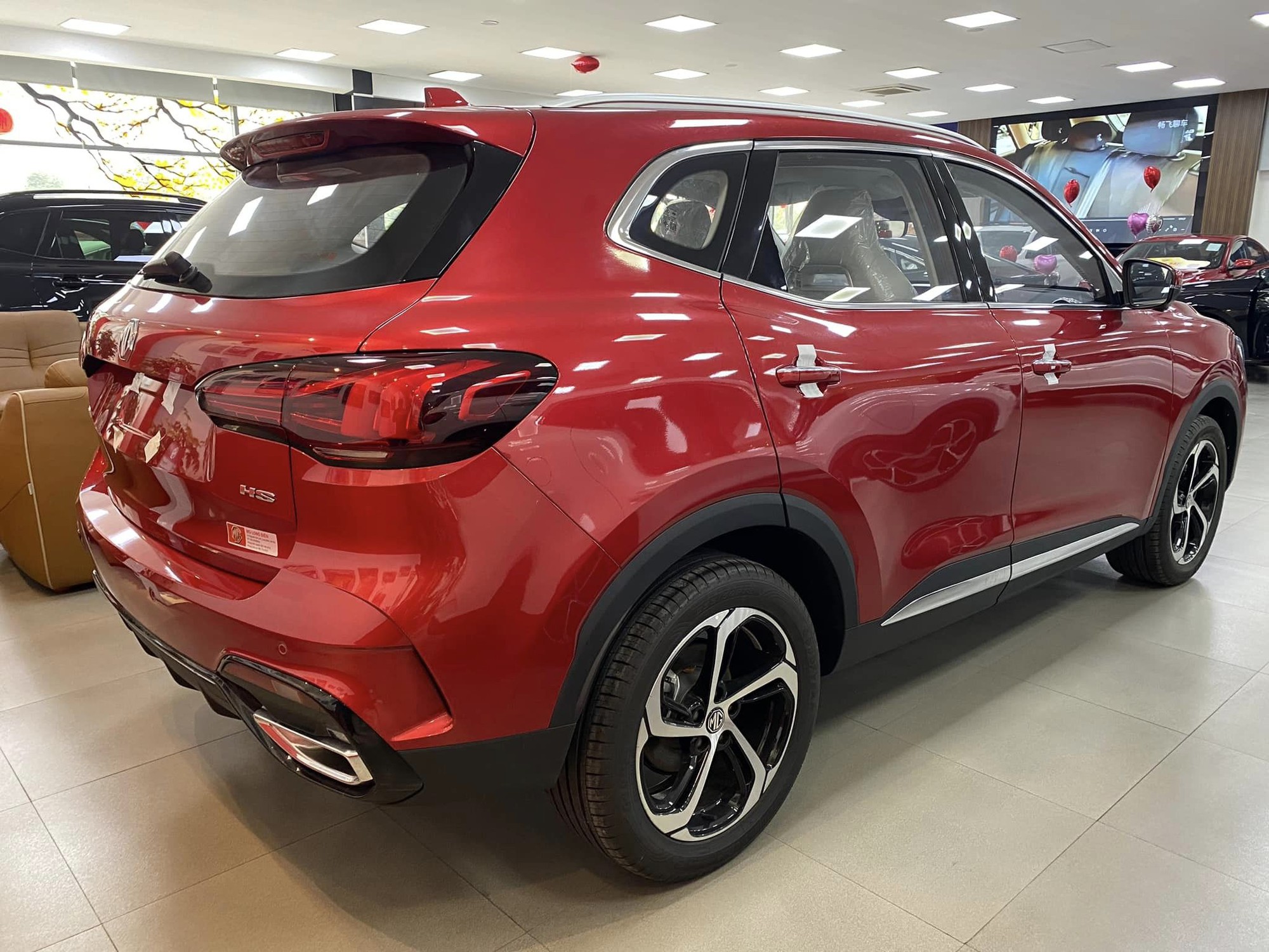 MG HS mới ra mắt đã giảm giá mạnh tại đại lý: Giá từ 650 triệu, rẻ hơn HR-V base dù ngang cỡ CR-V - Ảnh 4