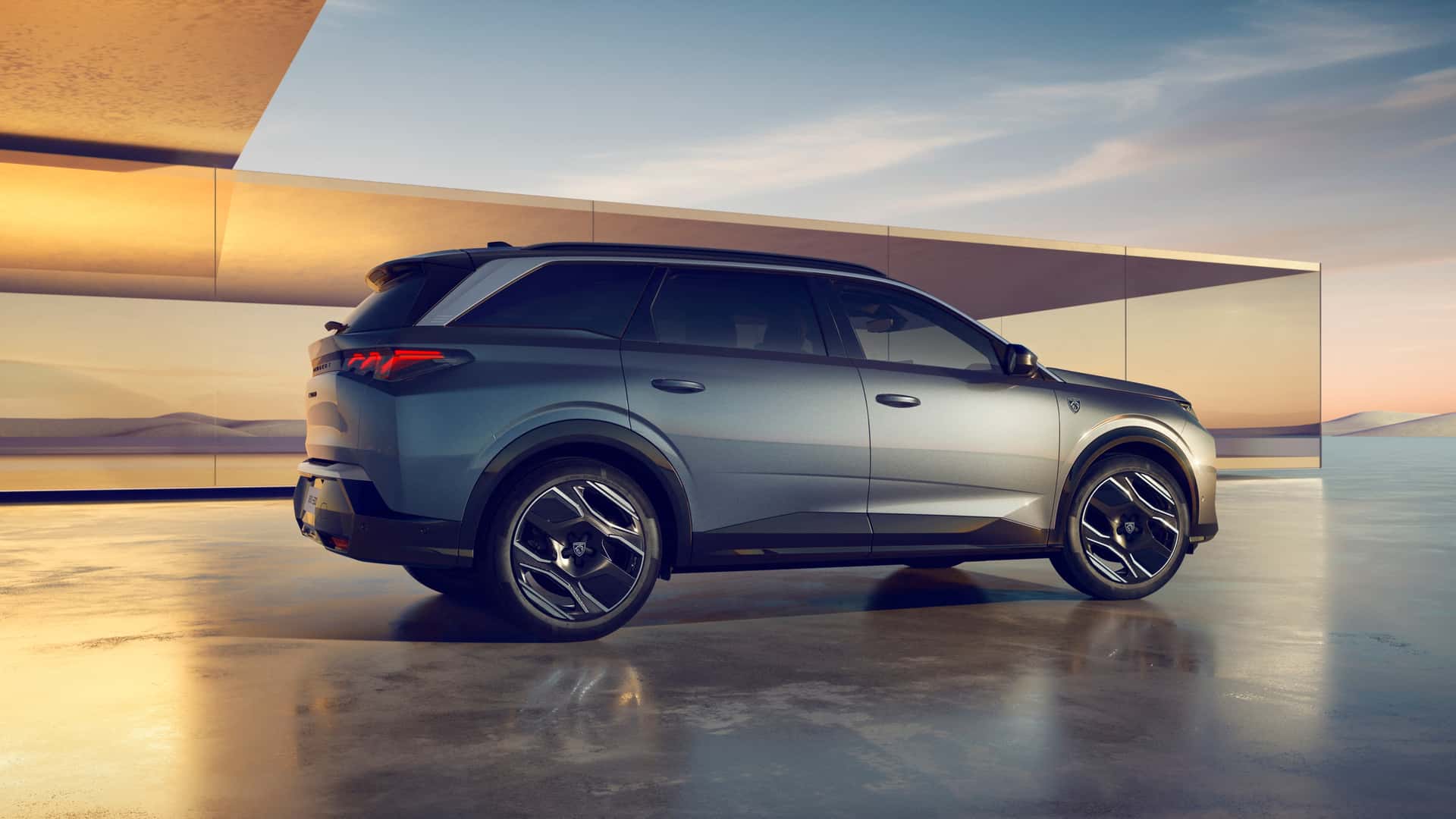 Ra mắt Peugoet E-5008: Chạy 660km/sạc, sạc nhanh 10 phút đi được 100km, có cả bản hybrid cho ai vẫn còn sợ xe điện - Ảnh 2