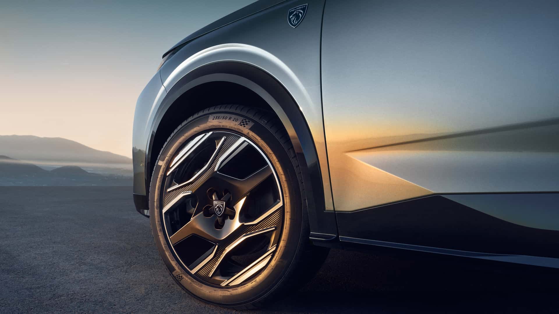 Ra mắt Peugoet E-5008: Chạy 660km/sạc, sạc nhanh 10 phút đi được 100km, có cả bản hybrid cho ai vẫn còn sợ xe điện - Ảnh 8